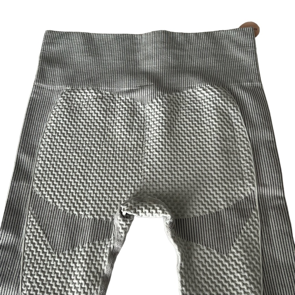 Bella Movement Top & Bottom - Picture 11 of 15